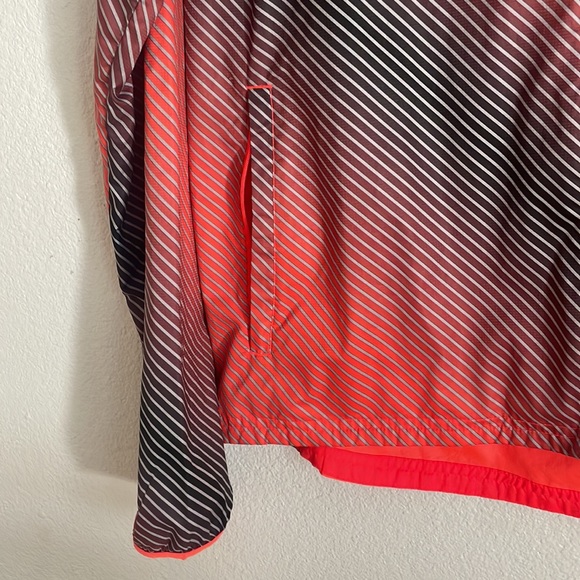 Puma Windcell Reflective Packable Woven Hooded Windbreaker Jacket size M - Picture 6 of 7